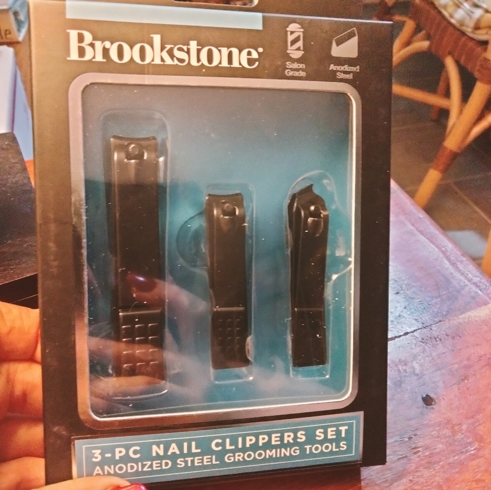 Brookstone 3pc Nail Clippers Set View 4